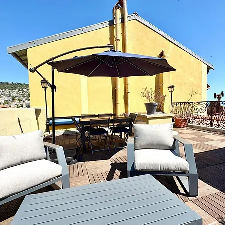 Port 1br Flat With Terrace شقة