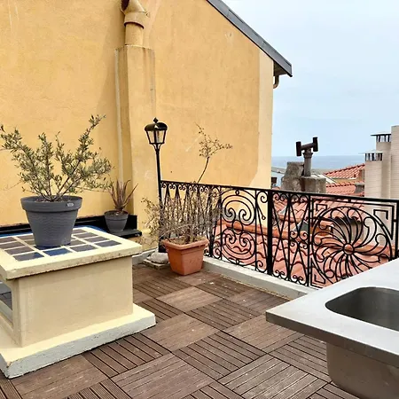 Port 1br Flat With Terrace